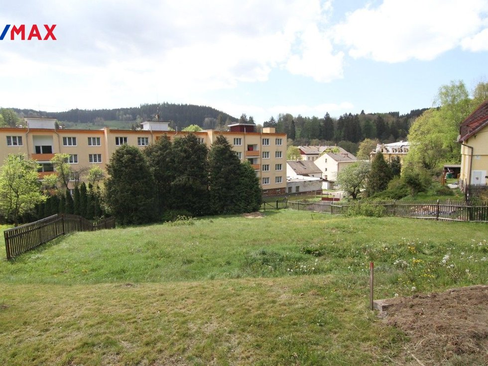 Prodej stavební parcely 820 m², Bečov nad Teplou
