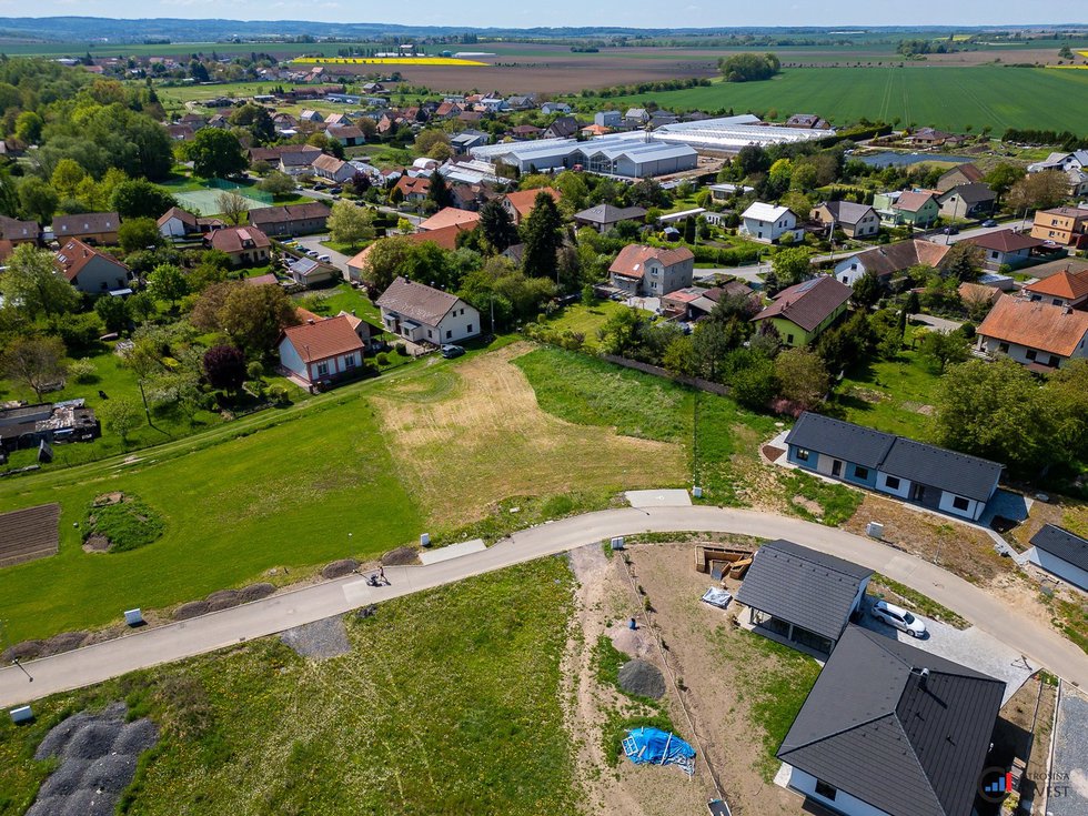 Prodej pozemku 1 213 m² - Pardubice, Dubany