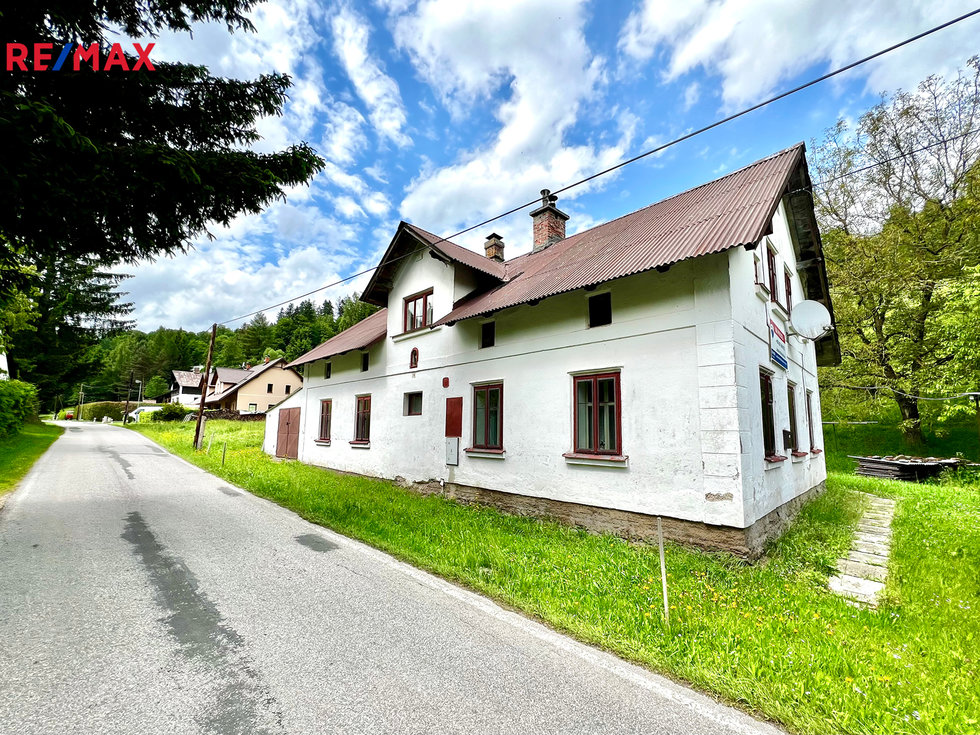 Prodej rodinného domu 235 m², Dolní Dvůr