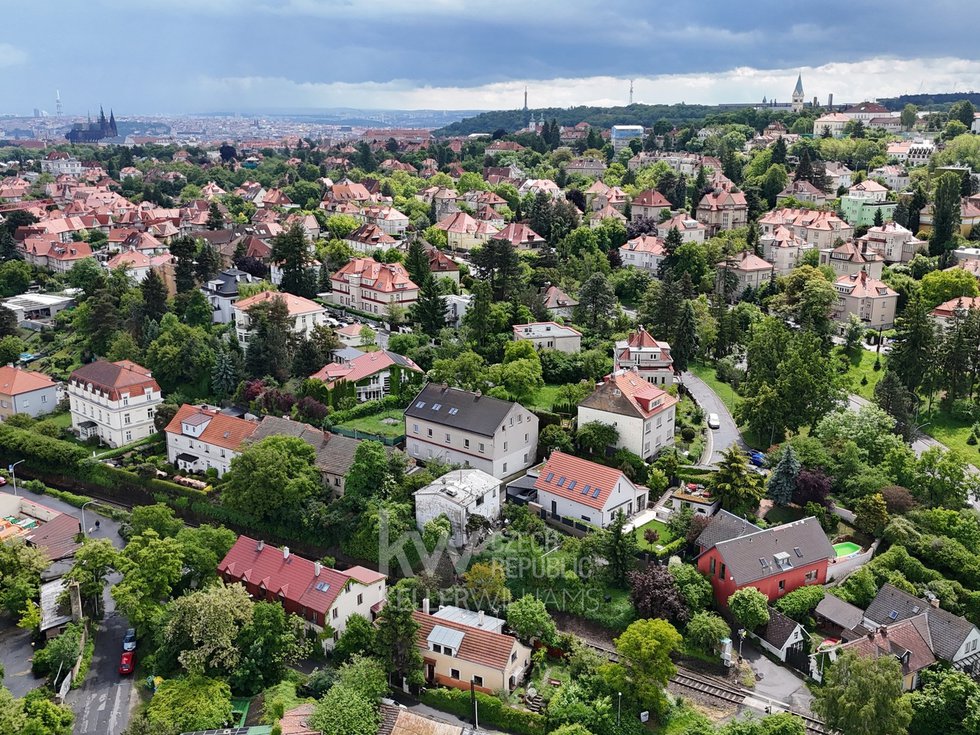 dji_fly_20250526_120734_0044_1748320071517_photo