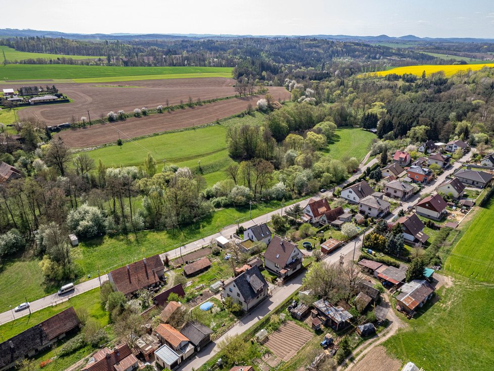 Prodej stavební parcely 781 m², Petroupim