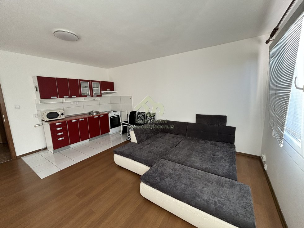 Pronájem bytu 1+kk, garsoniery 32 m², Holoubkov