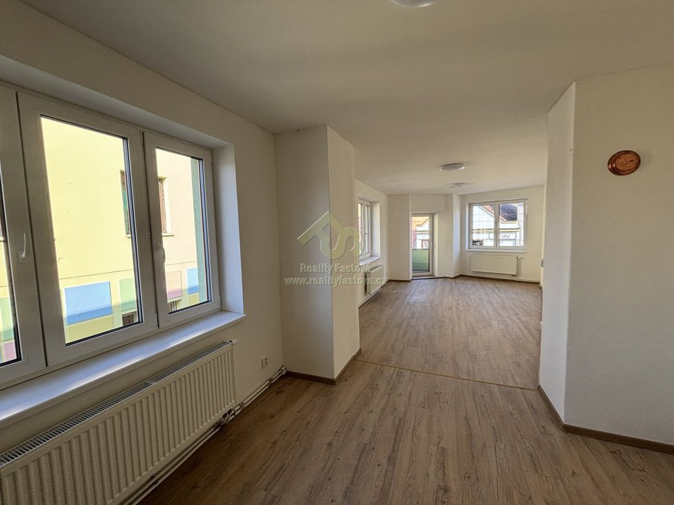 Pronájem bytu 2+1 71 m², Kralovice