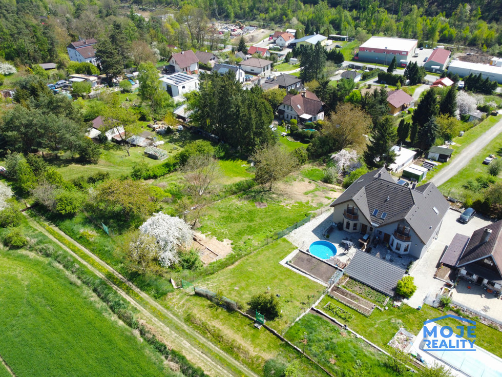 Prodej stavební parcely 1821 m², Plzeň