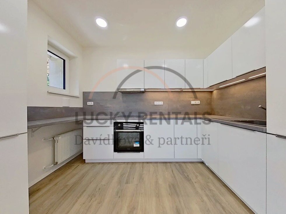 Pronájem bytu 3+kk 82 m², Praha