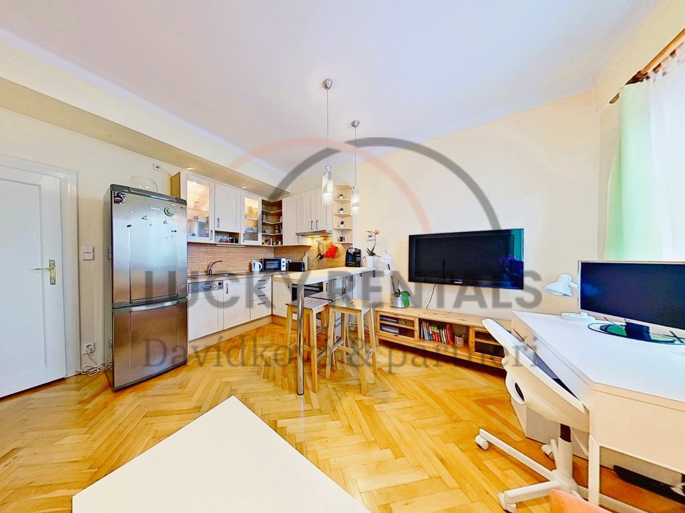 Pronájem bytu 2+kk 45 m², Praha