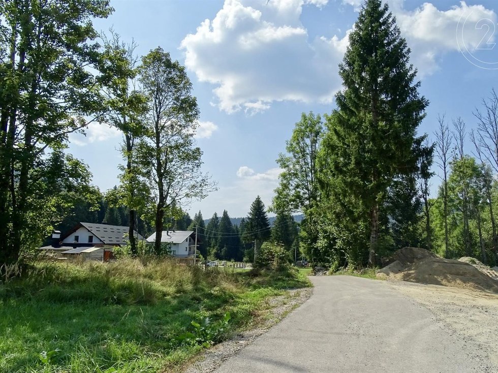 Prodej stavební parcely 2500 m²