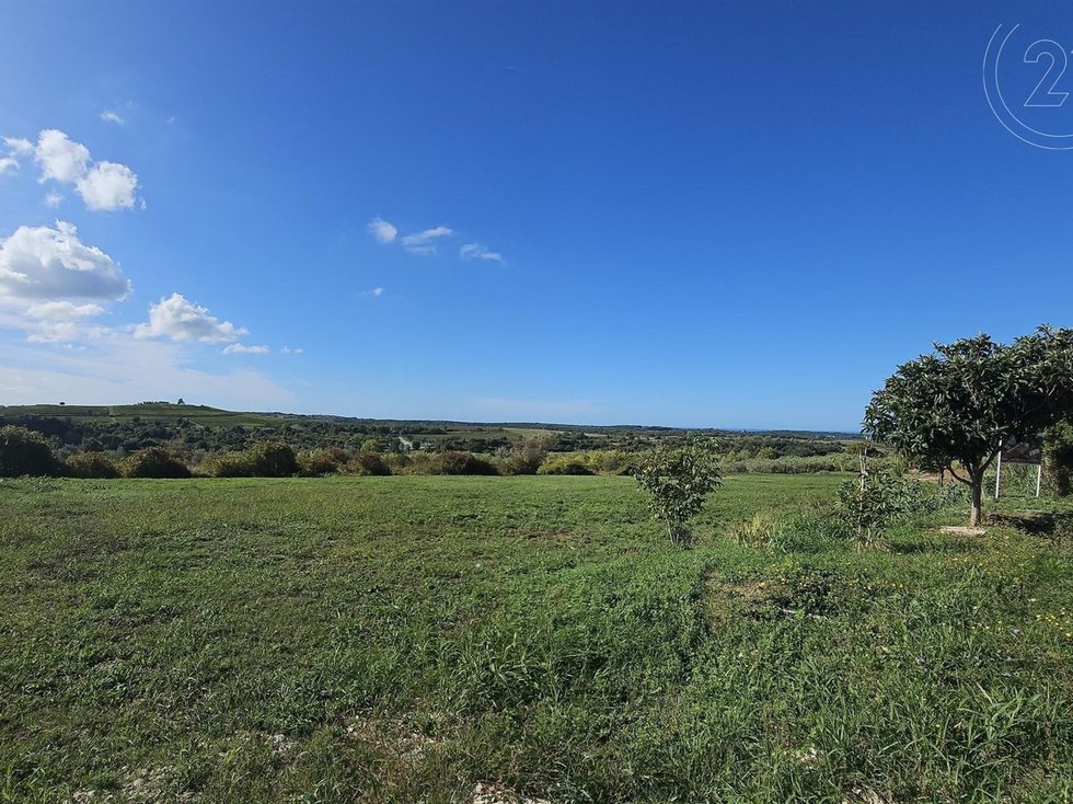 Prodej stavební parcely 1036 m²