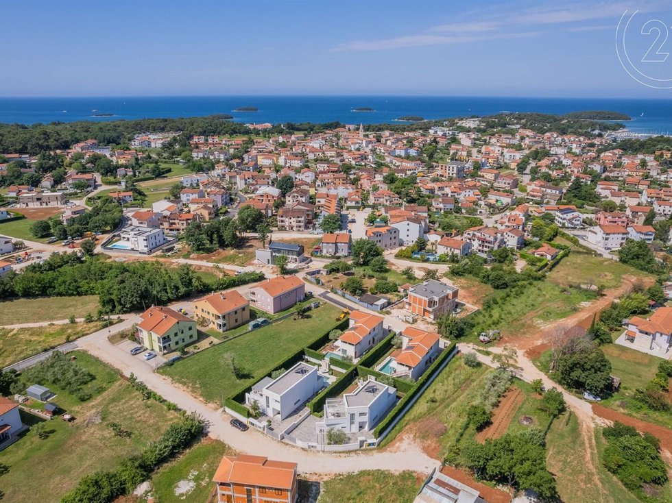 Prodej stavební parcely 1438 m²
