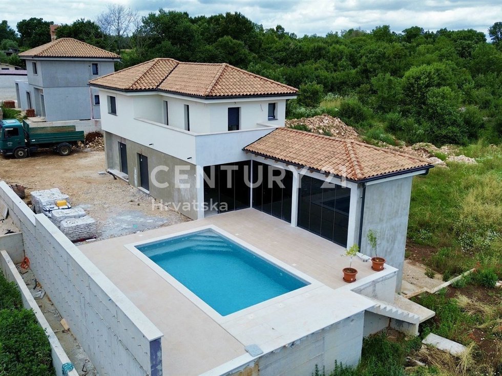 Prodej rodinného domu 392 m²