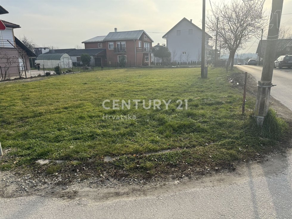 Prodej komerčního pozemku 640 m²