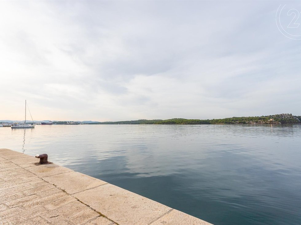 Prodej stavební parcely 4990 m²