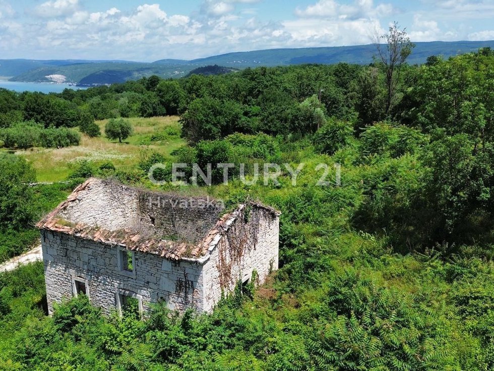 Prodej rodinného domu 794 m²