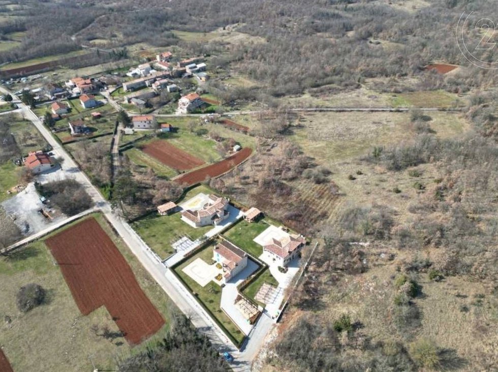 Prodej stavební parcely 3100 m²