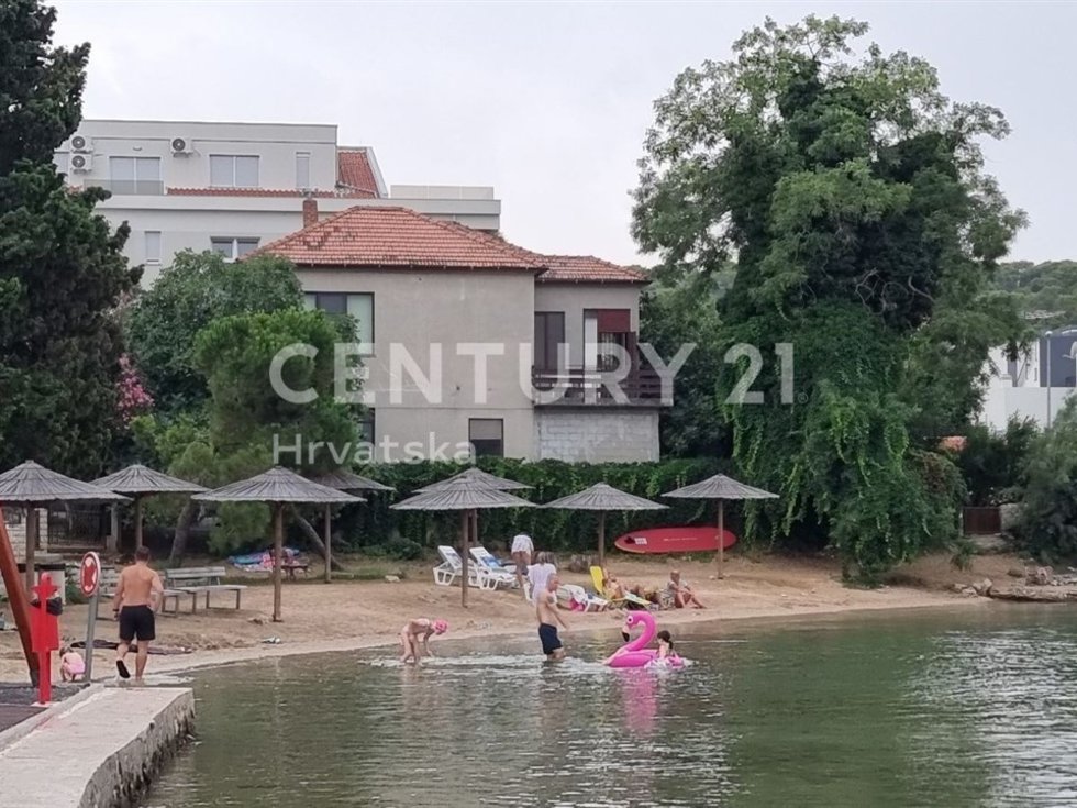 Prodej rodinného domu 355 m²