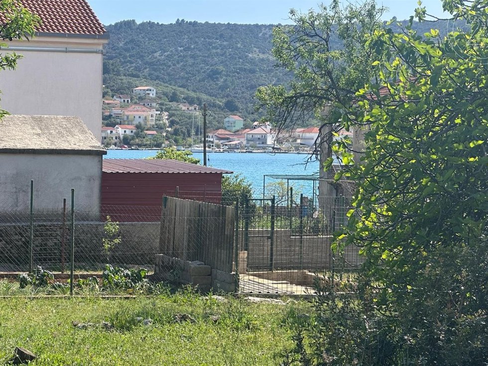 Prodej stavební parcely 1252 m²