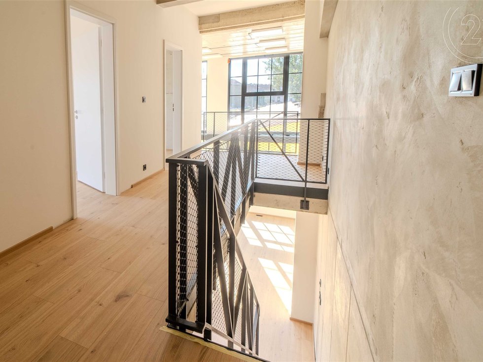 Prodej kanceláře 144 m², Praha