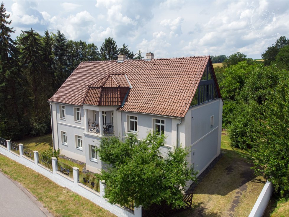 Prodej hotelu, penzionu 350 m², Měcholupy