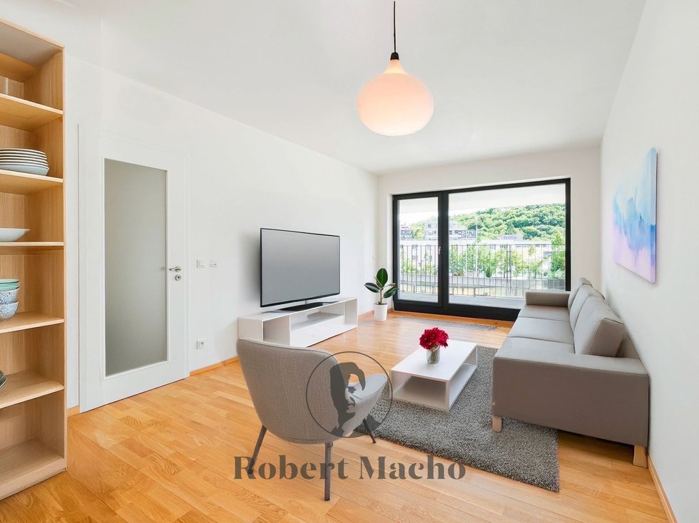 robert-macho-reality-pronajem-bytu-mezi-vodami-praha-15