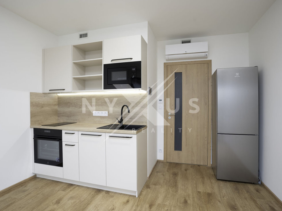 Pronájem bytu 1+kk, garsoniery 30 m², Praha