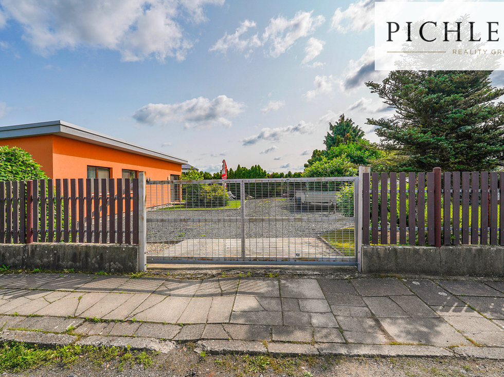 Prodej stavební parcely 200 m², Praha