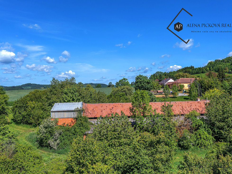 Prodej zemědělské usedlosti 1200 m², Louka