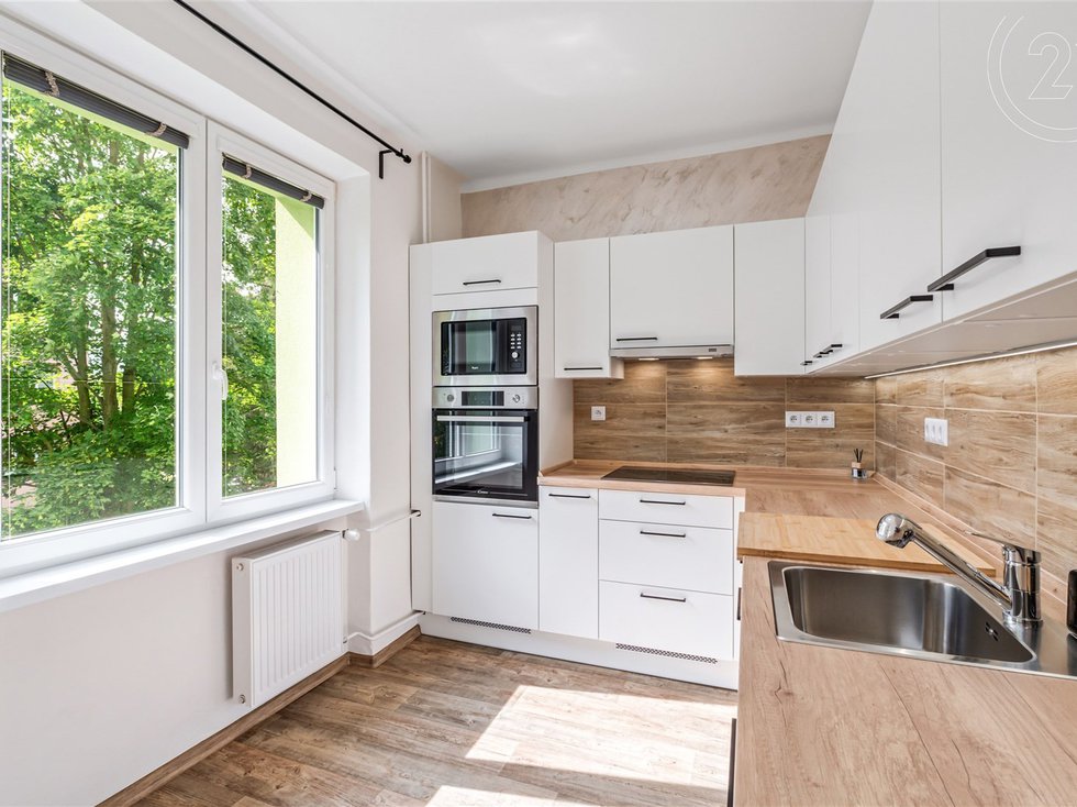 Pronájem bytu 2+1 53 m², Děčín