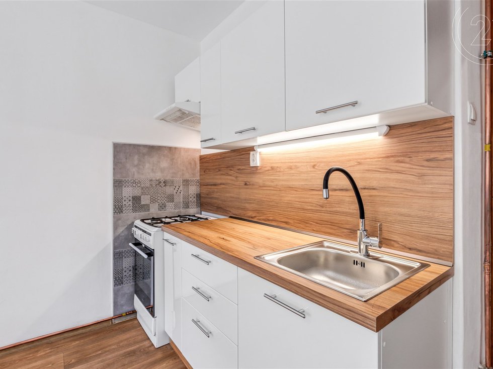 Pronájem bytu 1+1 35 m², Děčín