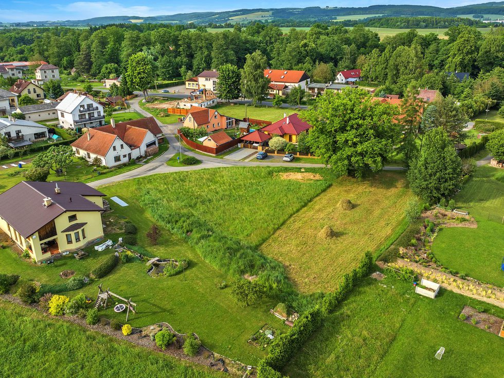 Prodej stavební parcely 977 m², Žichlínek