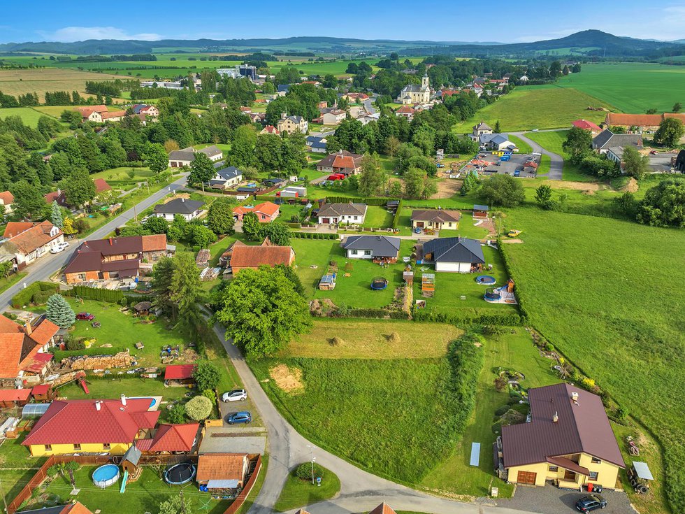 Prodej stavební parcely 978 m², Žichlínek