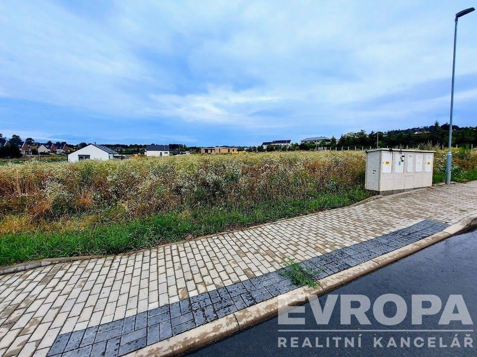 Prodej stavební parcely 1204 m², Pyšely