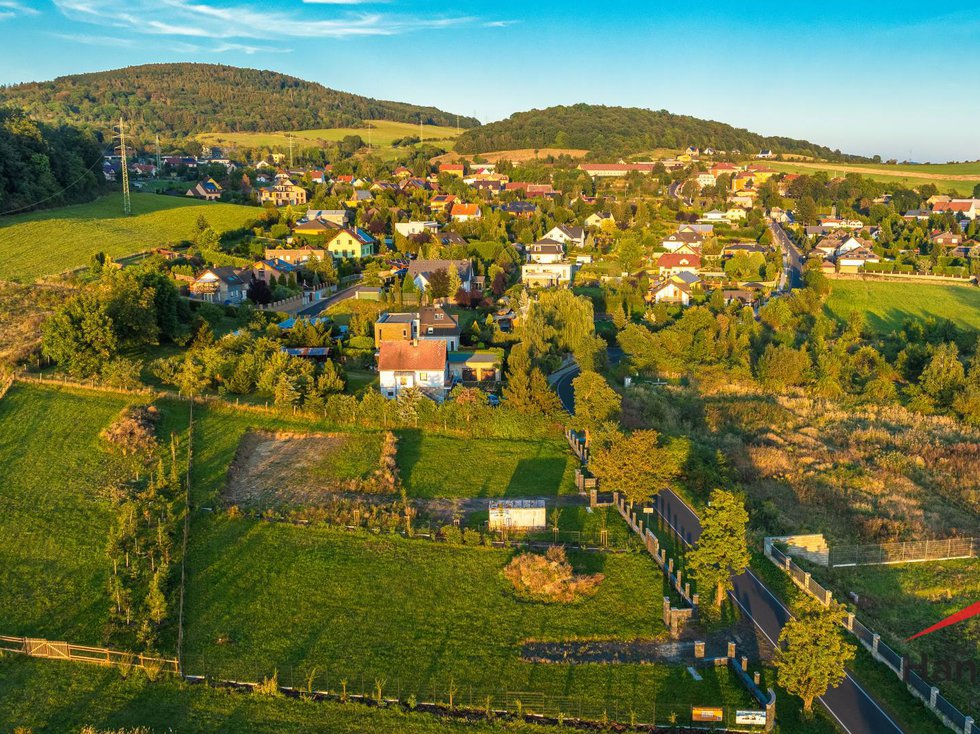 Prodej stavební parcely 1950 m², Chuderov