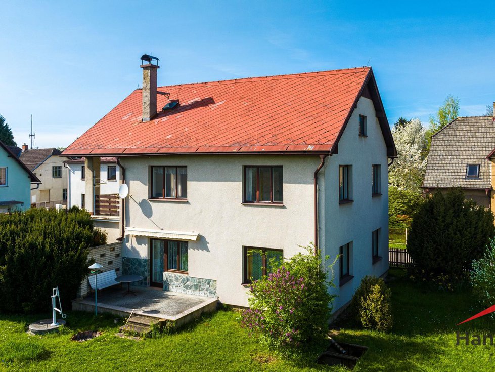 Prodej rodinného domu 200 m², Přepeře