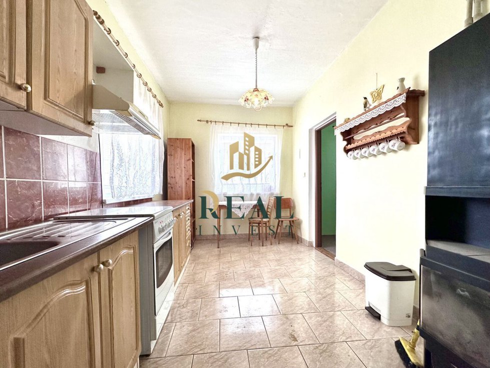 Prodej rodinného domu 1558 m², Nepomyšl