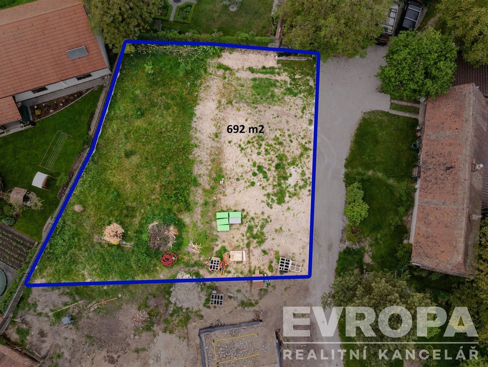 Prodej stavební parcely 692 m²