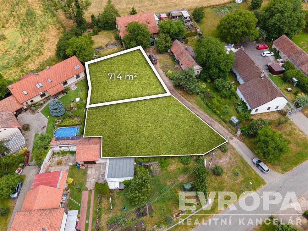 Prodej stavební parcely 714 m², Srch