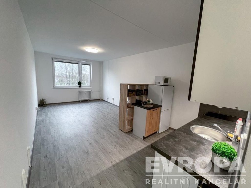 Pronájem bytu 1+kk, garsoniery 30 m², Hradec Králové