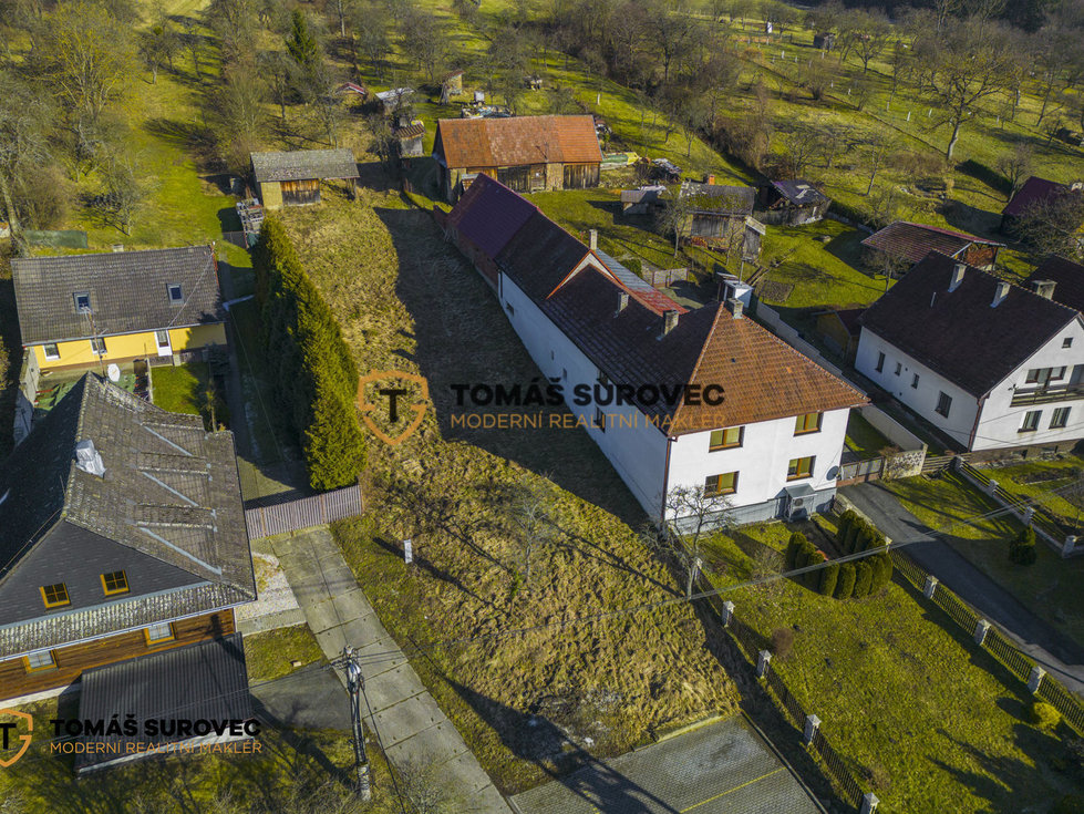 Prodej stavební parcely 2332 m², Lipová