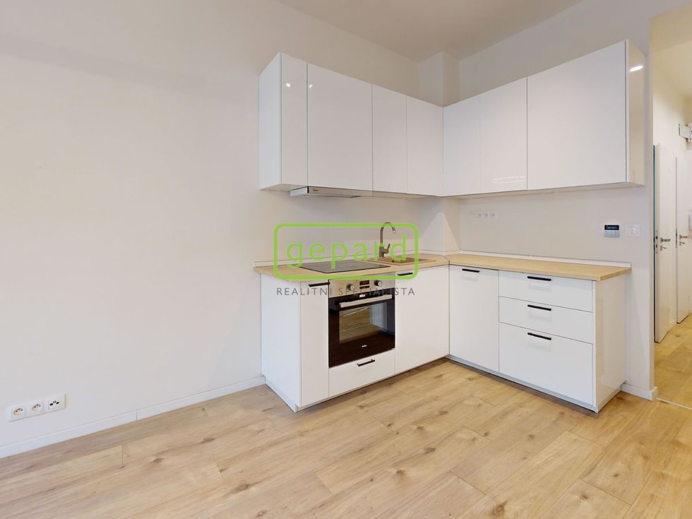 Pronájem bytu 1+kk, garsoniery 27 m², Praha