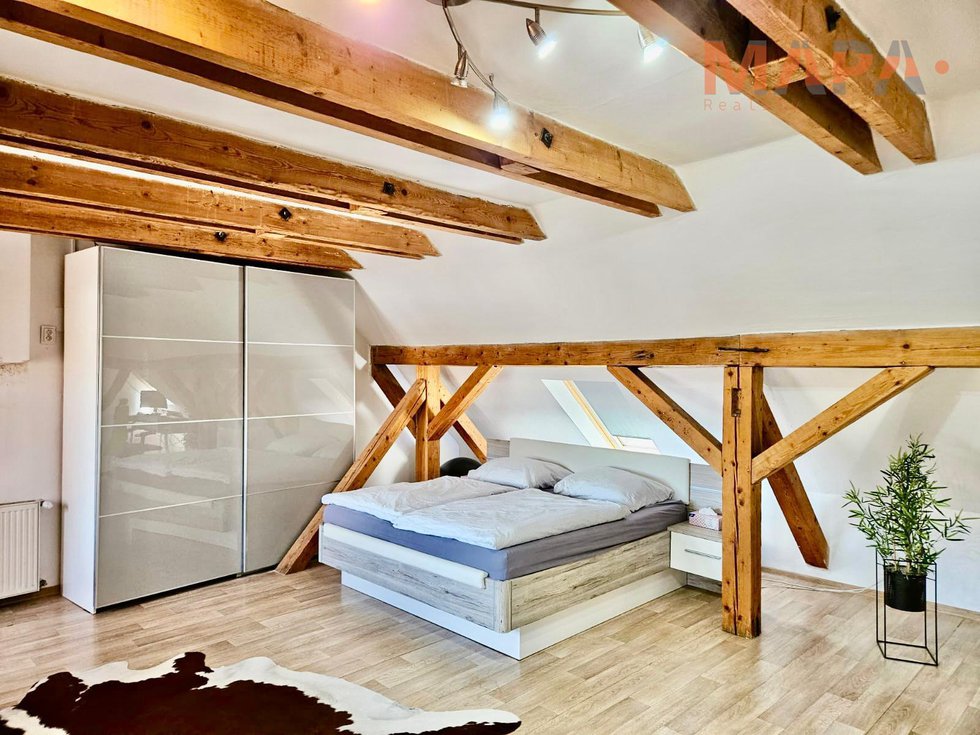 Pronájem bytu 5+1 a více 100 m², Chomutov