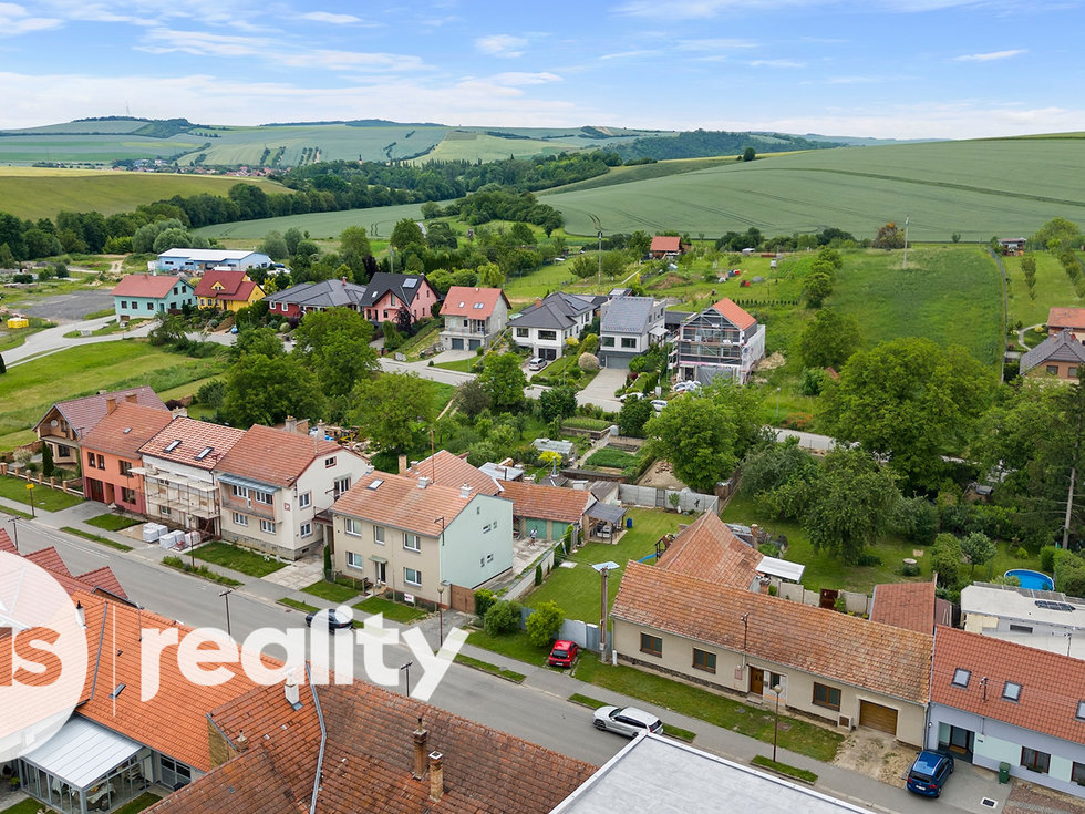 Prodej stavební parcely 350 m², Rašovice