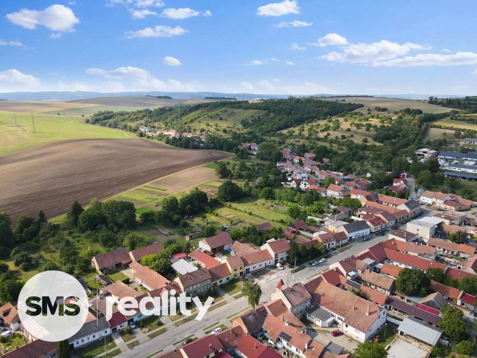 Prodej komerčního pozemku 9887 m², Němčany