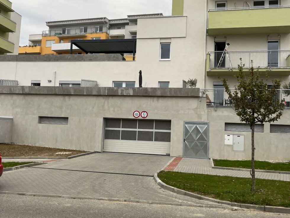 Prodej parkovacího místa 15 m², Brno