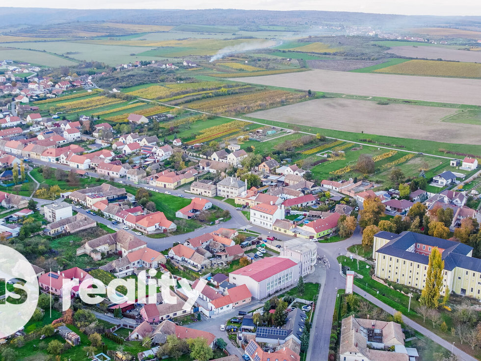 Prodej komerčního pozemku 3576 m², Šatov