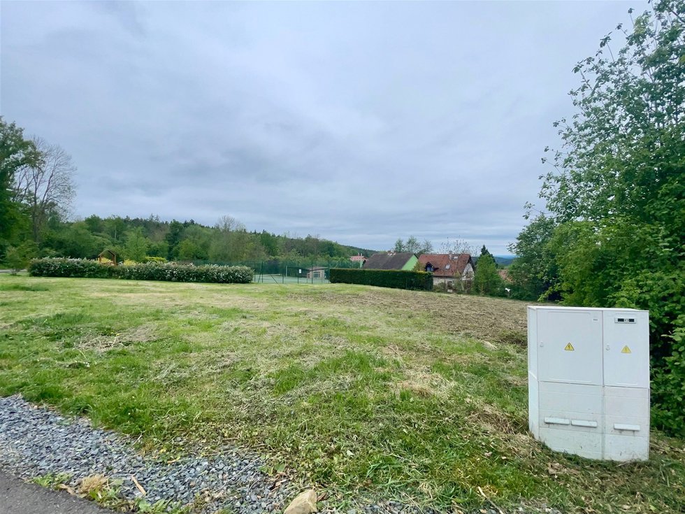 Prodej stavební parcely 850 m², Jaroměř