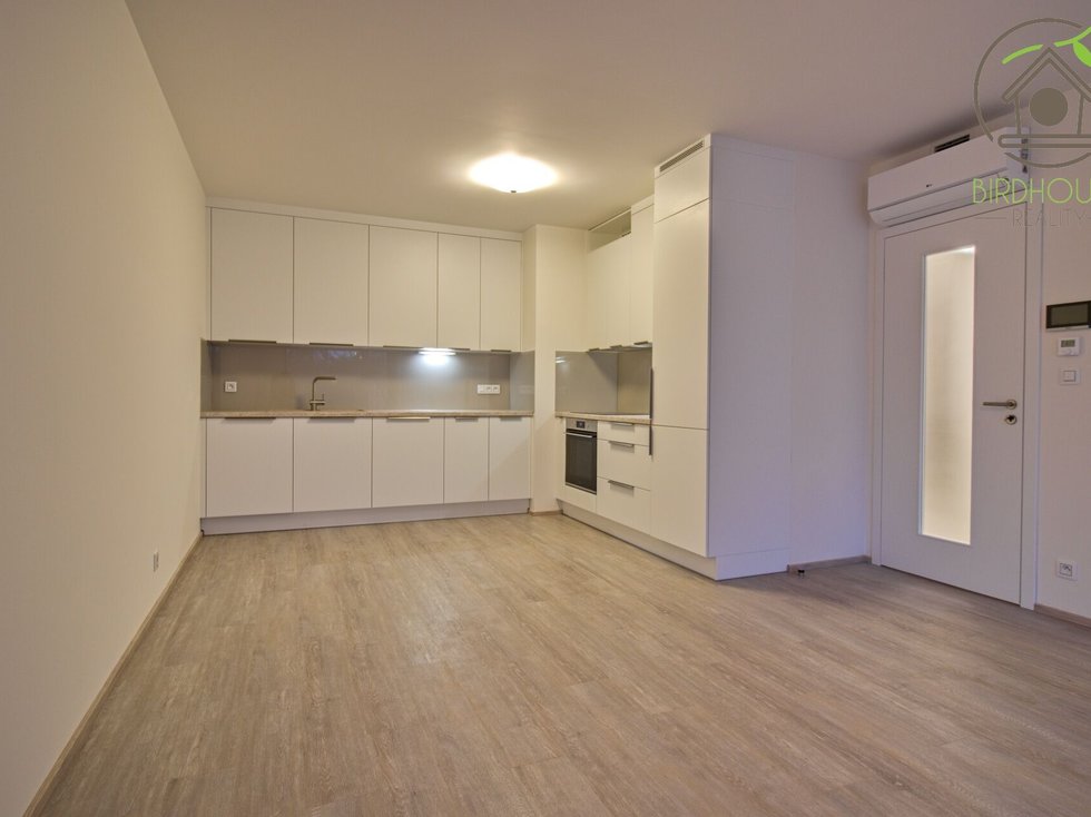 Pronájem bytu 2+kk 62 m², Praha