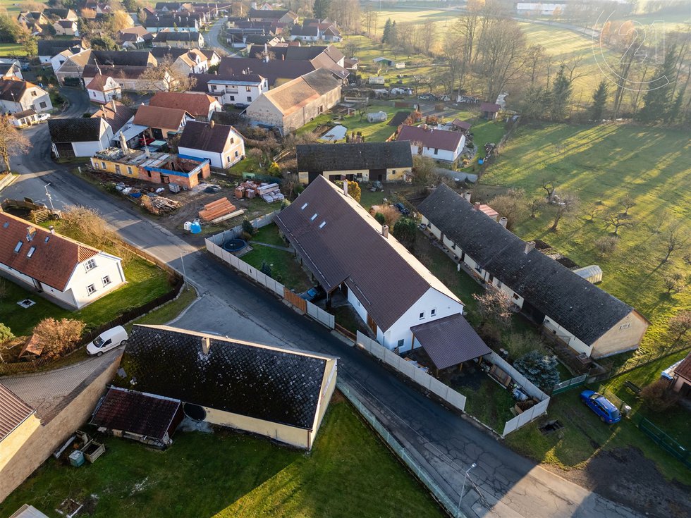 Prodej rodinného domu 300 m², Mladý Smolivec