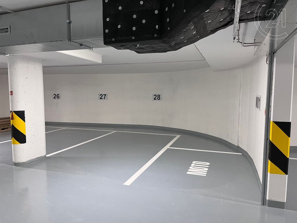 Pronájem parkovacího místa 15 m², Praha