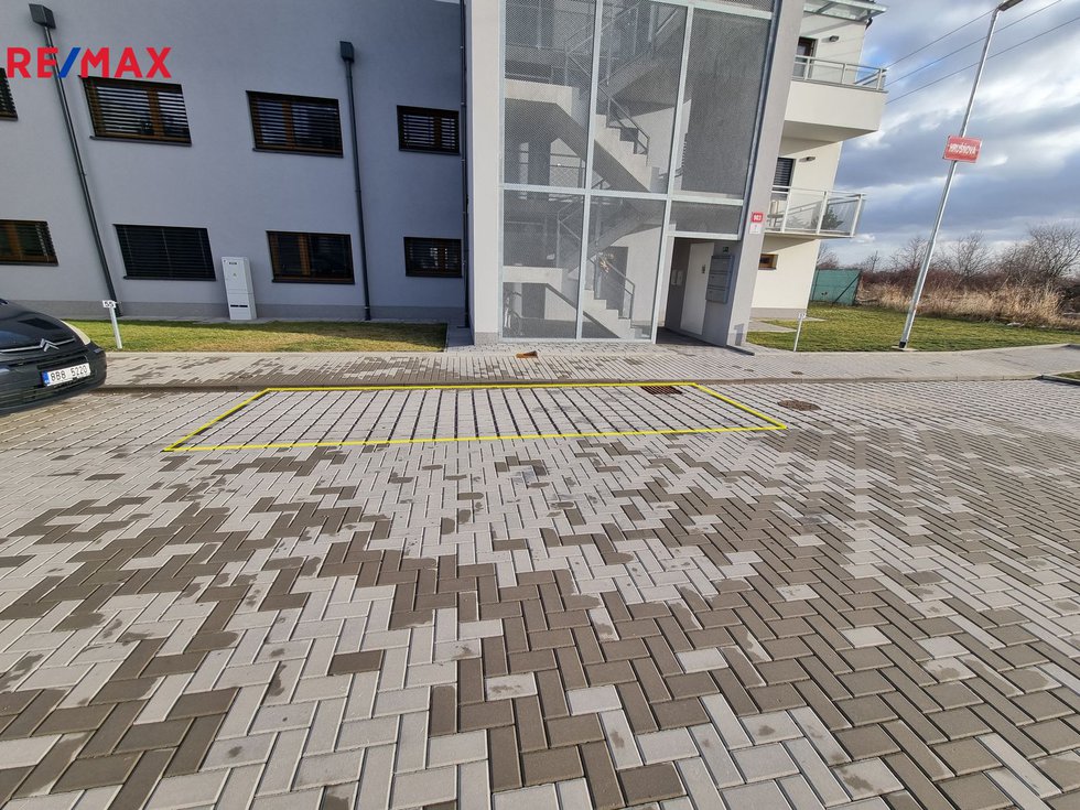 Prodej parkovacího místa 12 m², Znojmo