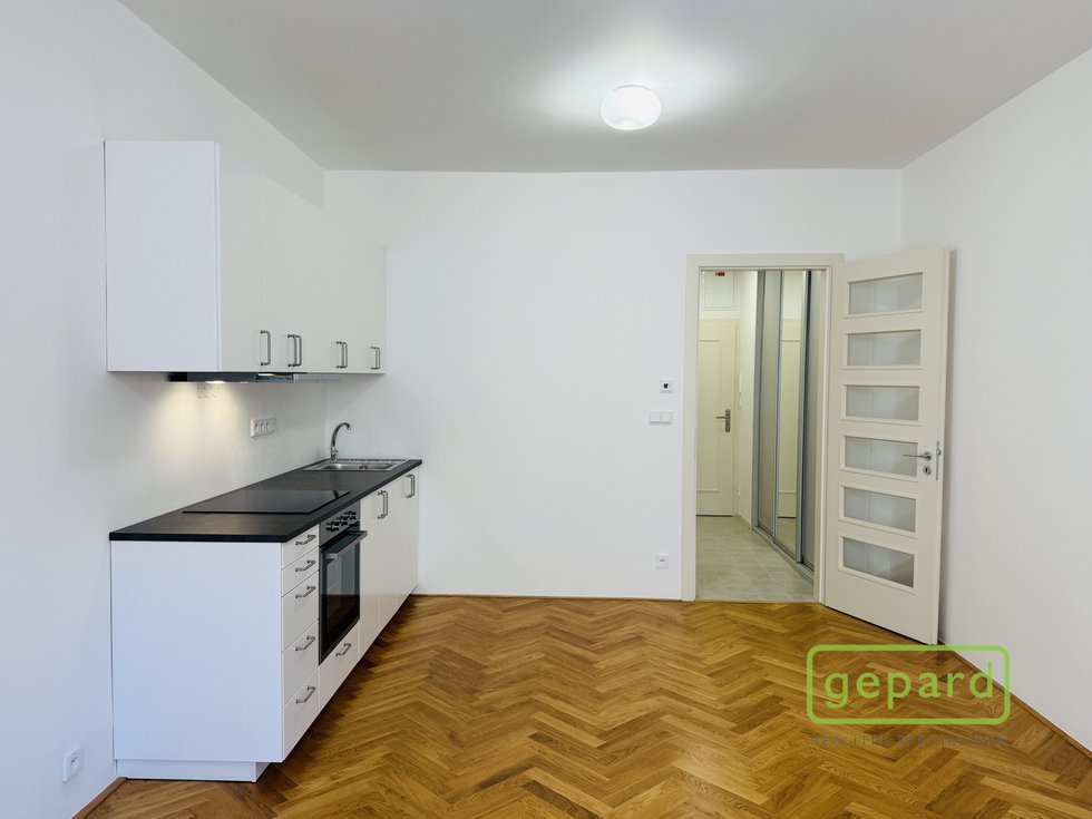 Pronájem bytu 1+kk, garsoniery 35 m², Praha